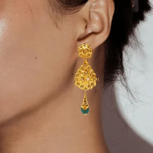 Boucles d'Oreilles Traditionnelles avec Émeraudes