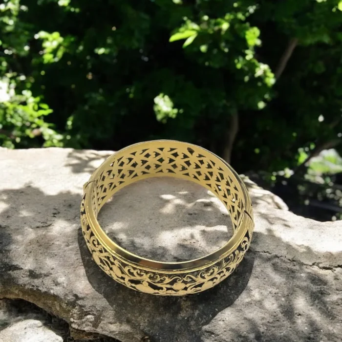 Bracelet Traditionnel Ajouré en Or 18K