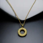 Collier avec Pendentif Cercle en Or 18K