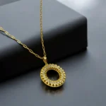 Collier avec Pendentif Cercle en Or 18K