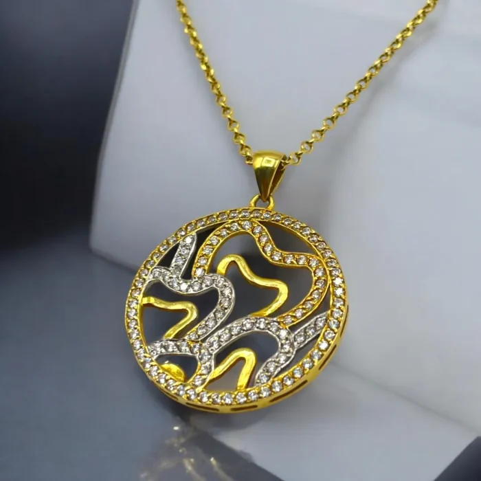 Collier avec pendentif cercle en or 18k