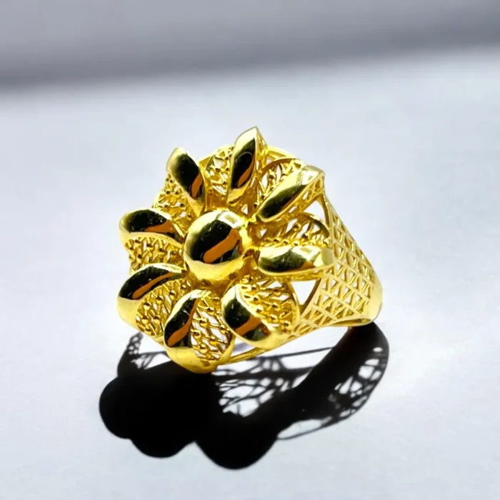 Bague en Or 18k avec Pendentif Fleur