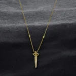 Collier avec Pendentif Épée Serti en Or 18K