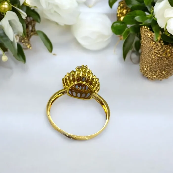 Bague de Fiançailles en Pierres Blanches et Or 18k