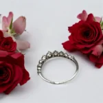 Bague Demi Alliance en Or Blanc 18k