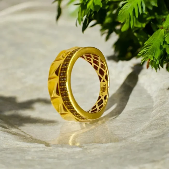 Bague Moderne Sertie en Or Jaune