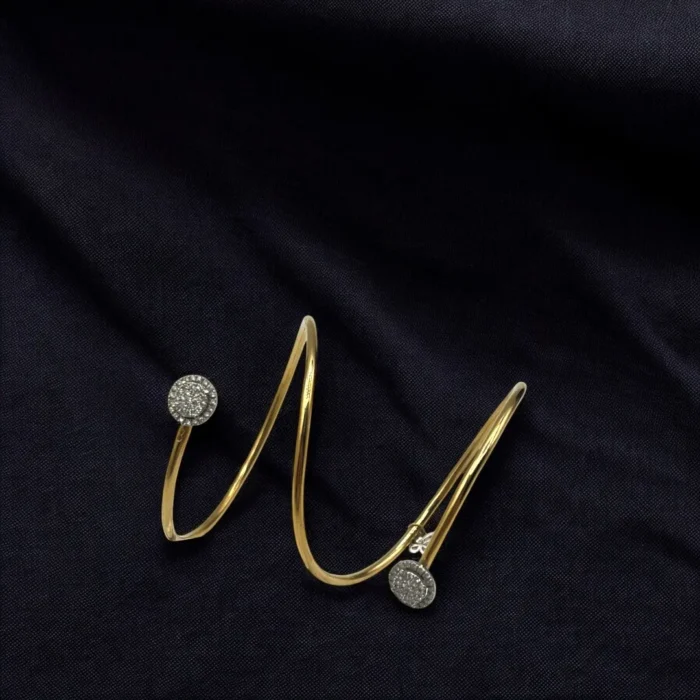 Bracelet Ouvert Orné de Diamant en Or