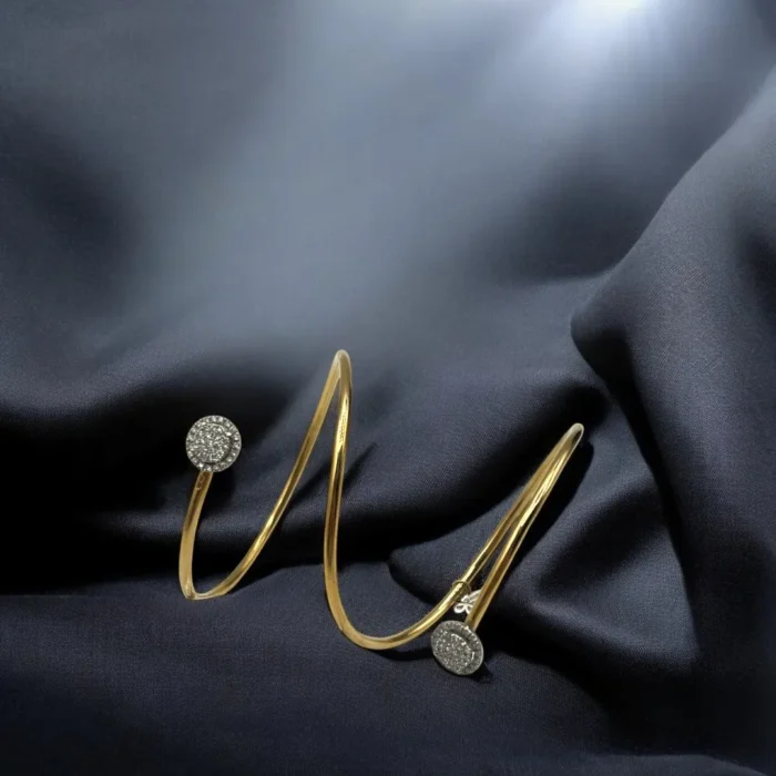 Bracelet Ouvert Orné de Diamant en Or