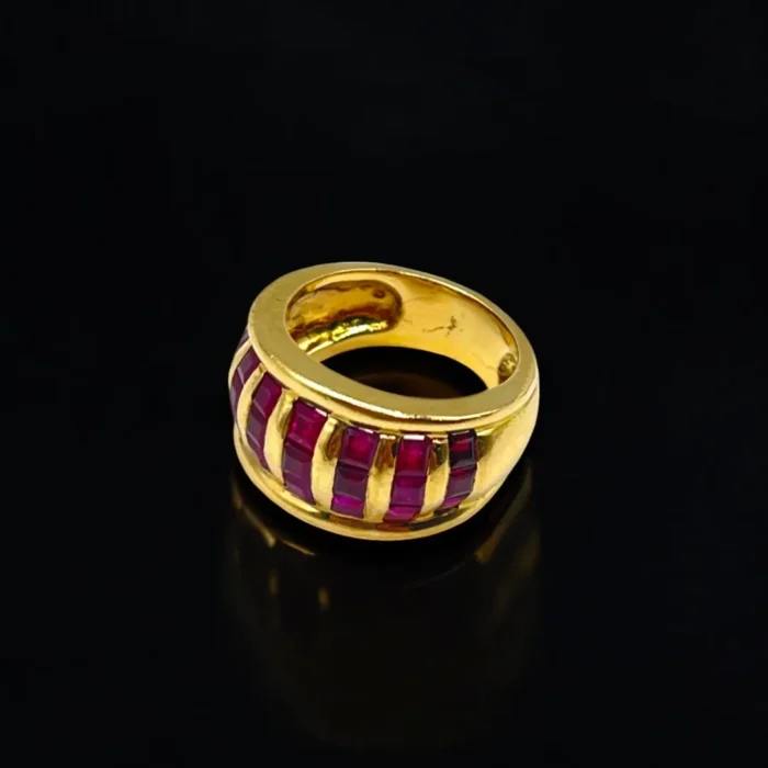 Bague en Or 18 Carats sertie de Rubis