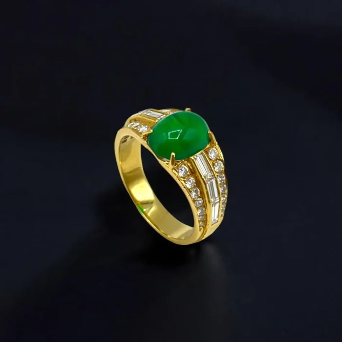 Bague avec Émeraude Centrale et Diamant