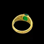 Bague avec Émeraude Centrale et Diamant