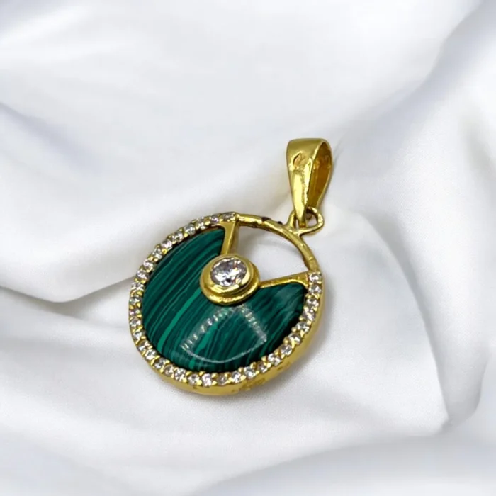 Pendentif Amulette de Cartier en Or 18k