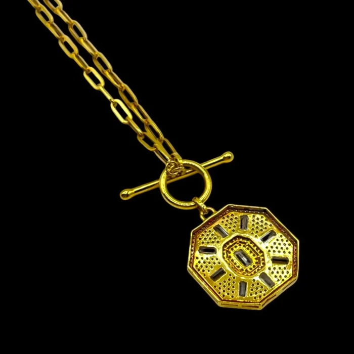 Chaîne en Or 18K avec Pendentif Moderne