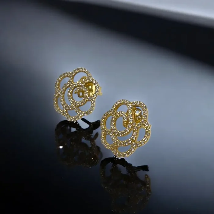 Boucles d'Oreilles Fleur en Or 18K