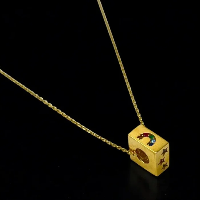 Chaîne avec Pendentif en Or 18K
