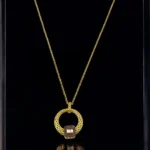 Chaîne en Or Jaune 18K avec Pendentif