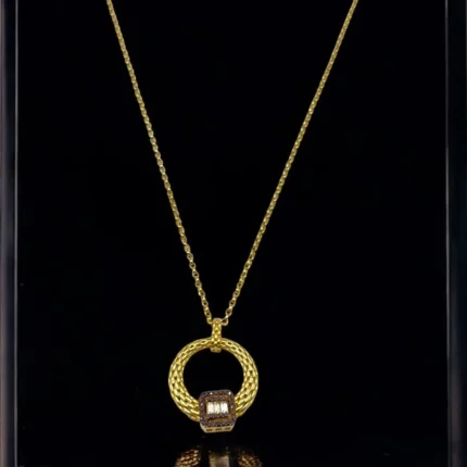 Chaîne en Or Jaune 18K avec Pendentif