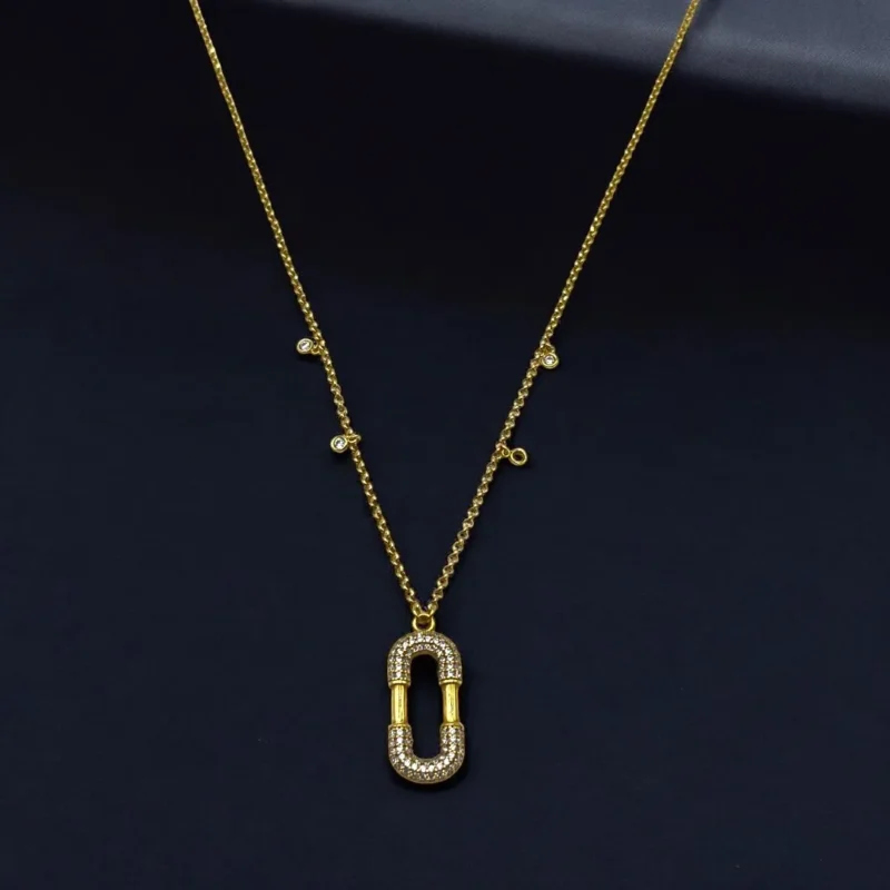 Chaîne en Or Jaune 18K avec Pendentif