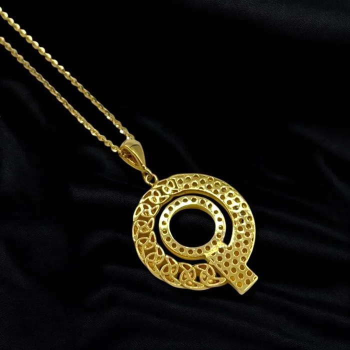 Chaîne et Pendentif Moderne en Or