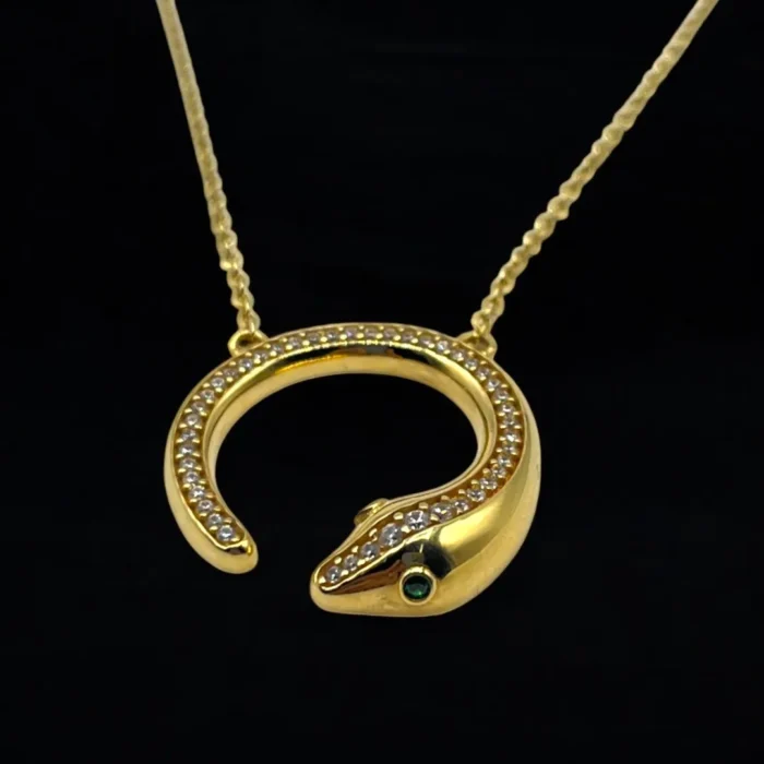 Chaîne avec Pendentif Tête de Serpent